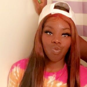 Meet your Posher, Monique